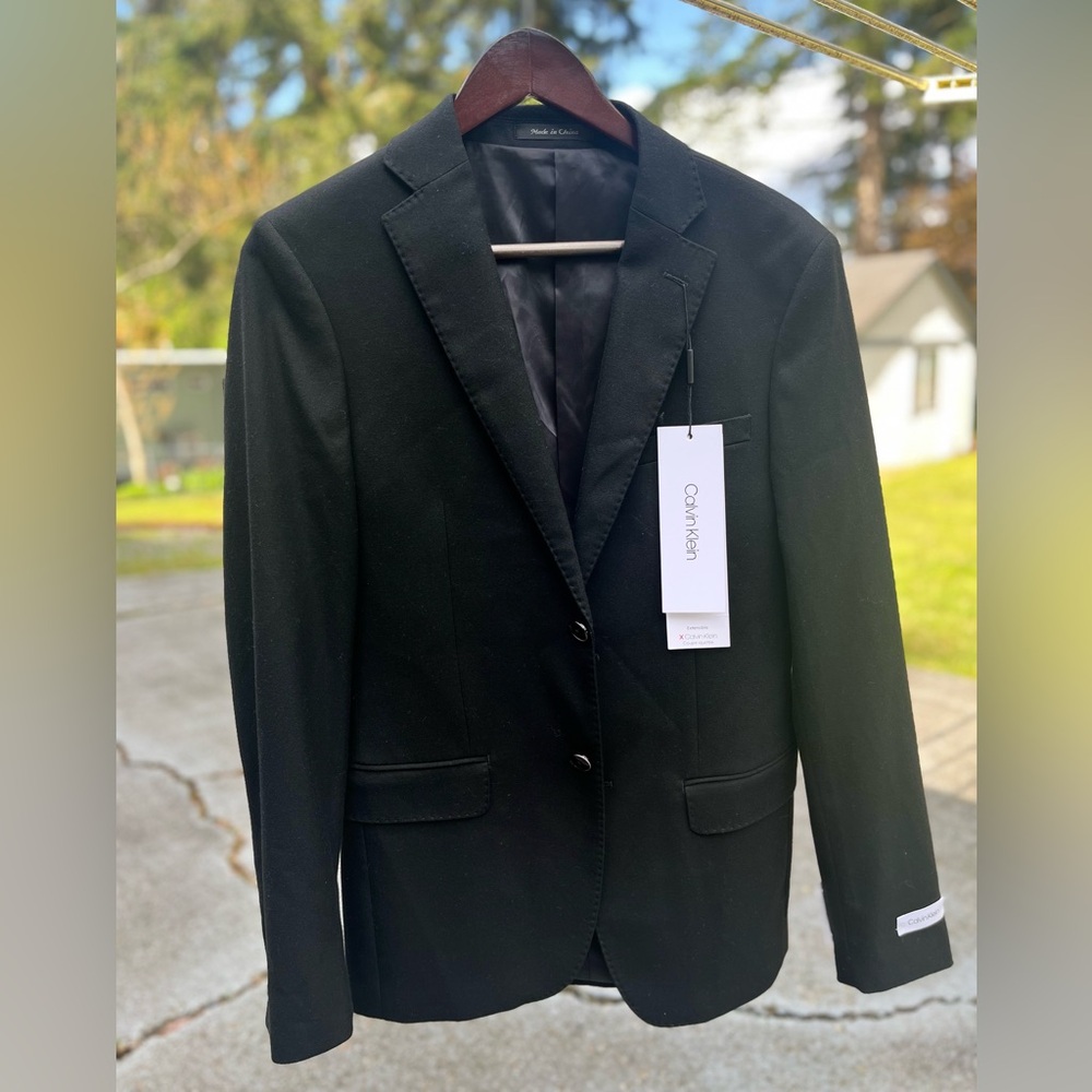 CK black men’s suit Jacket, 36R, brand new with tag!